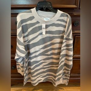 American Eagle oversized sweatshirt